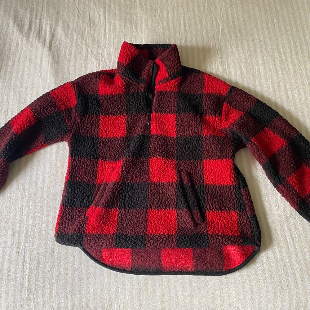 Fuzzy quarter zip with pockets